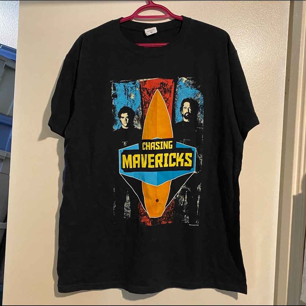 NWOT CHASING MAVERICKS TEE